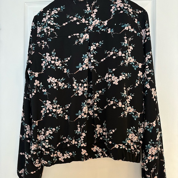 Bomber vest with flowers - Picture 2 of 7